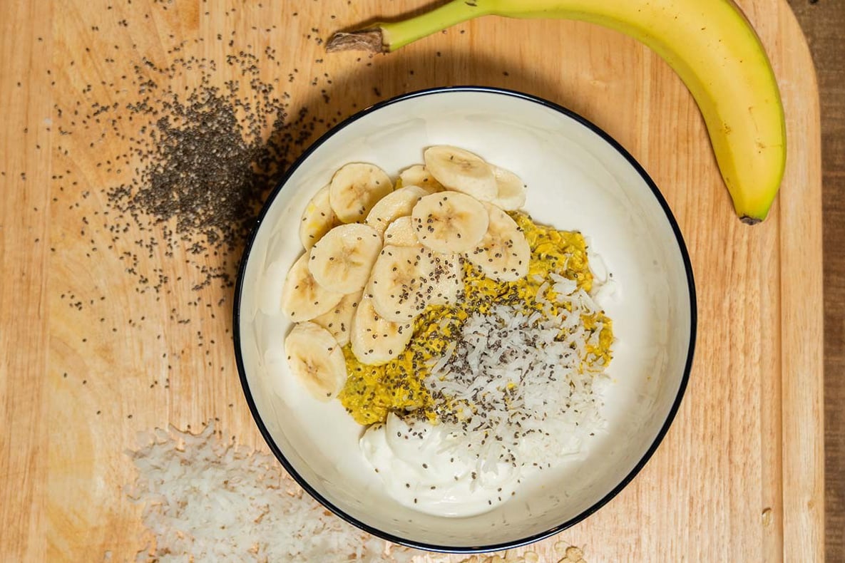 Breakfast Recipe: Overnight Oats with Turmeric Milk