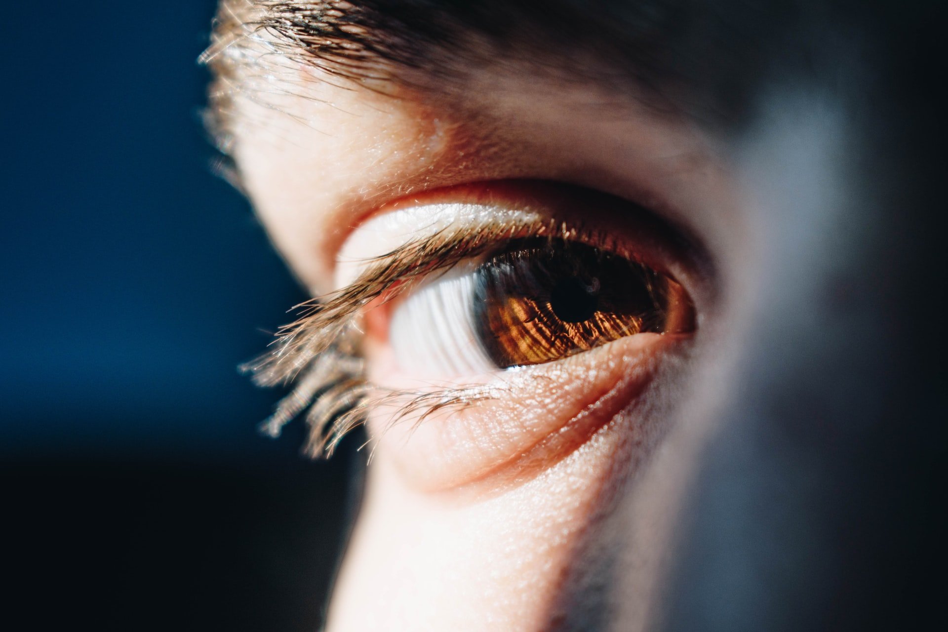 How to Take Care of Your Eyes and Symptoms to Watch Out For