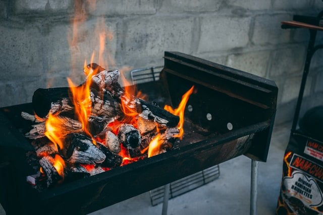 Gas vs Charcoal: Hardwood Lump Charcoal burning