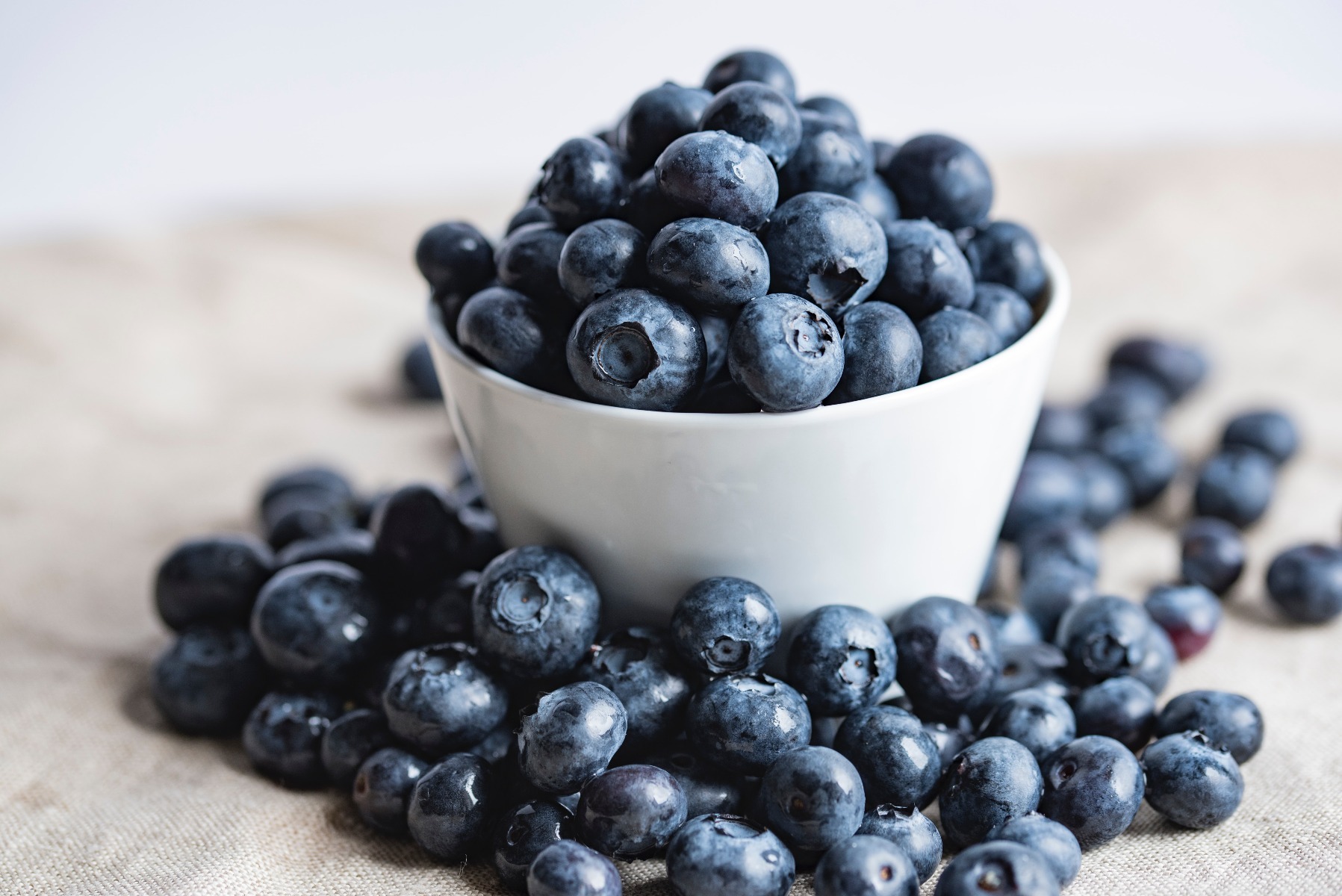 Brain Food Snacks: Berries and Raisins