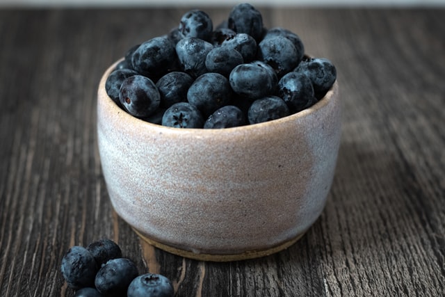 Heart healthy snacks: Handful of blueberries